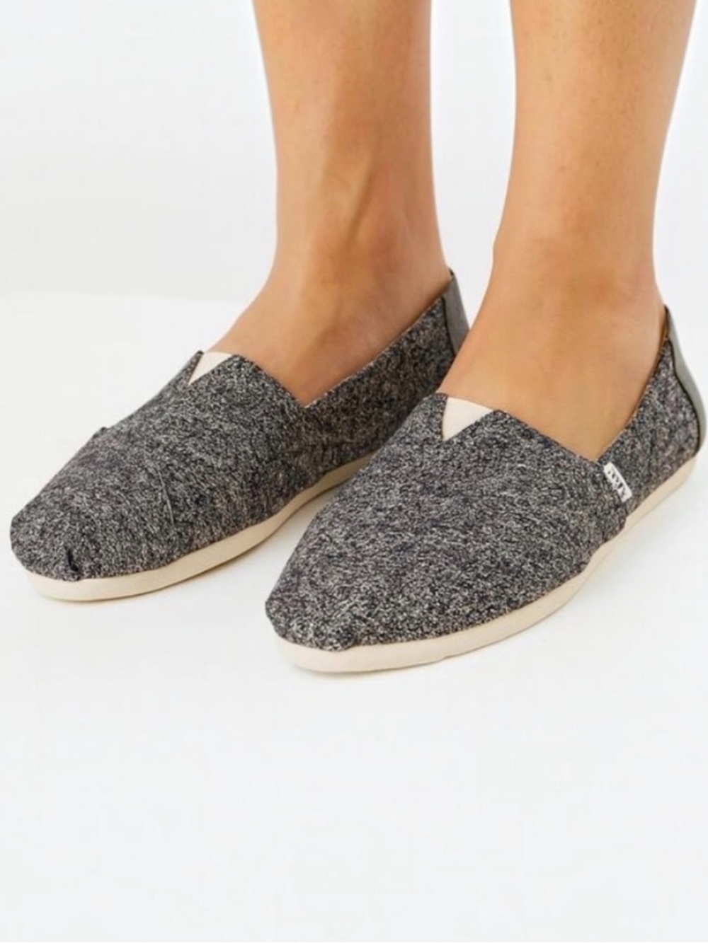 Toms Classic Birch Tech Knit Slip Comfort Shoe in Gray Size 8